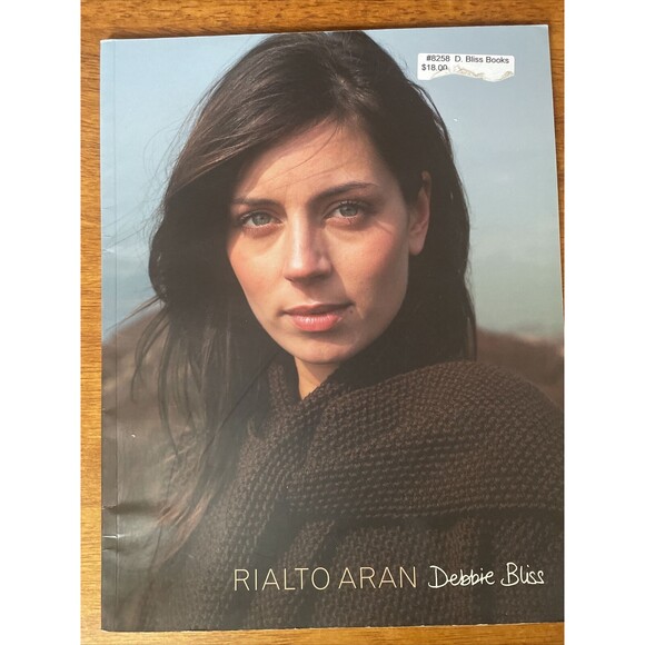 Debbie Bliss - Rialto Aran Knitting Pattern Book - Designs Family UK Printing - Picture 1 of 5